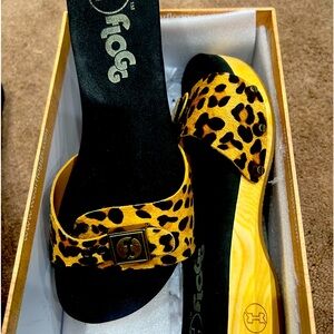 Flogg Women’s animal print sandals.US size 8. Excellent condition. Barely worn